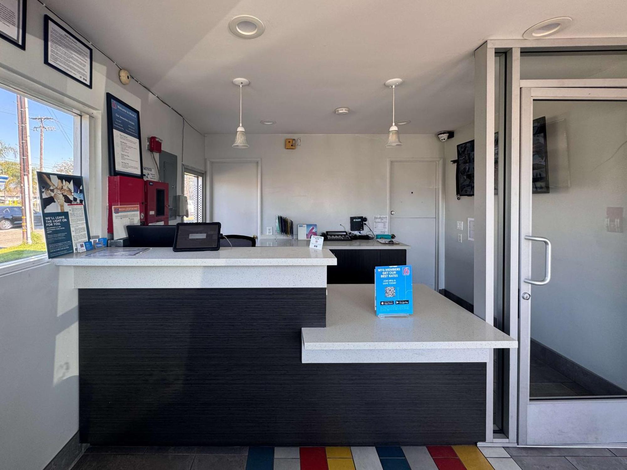 Motel 6 Ontario Airport Eksteriør billede