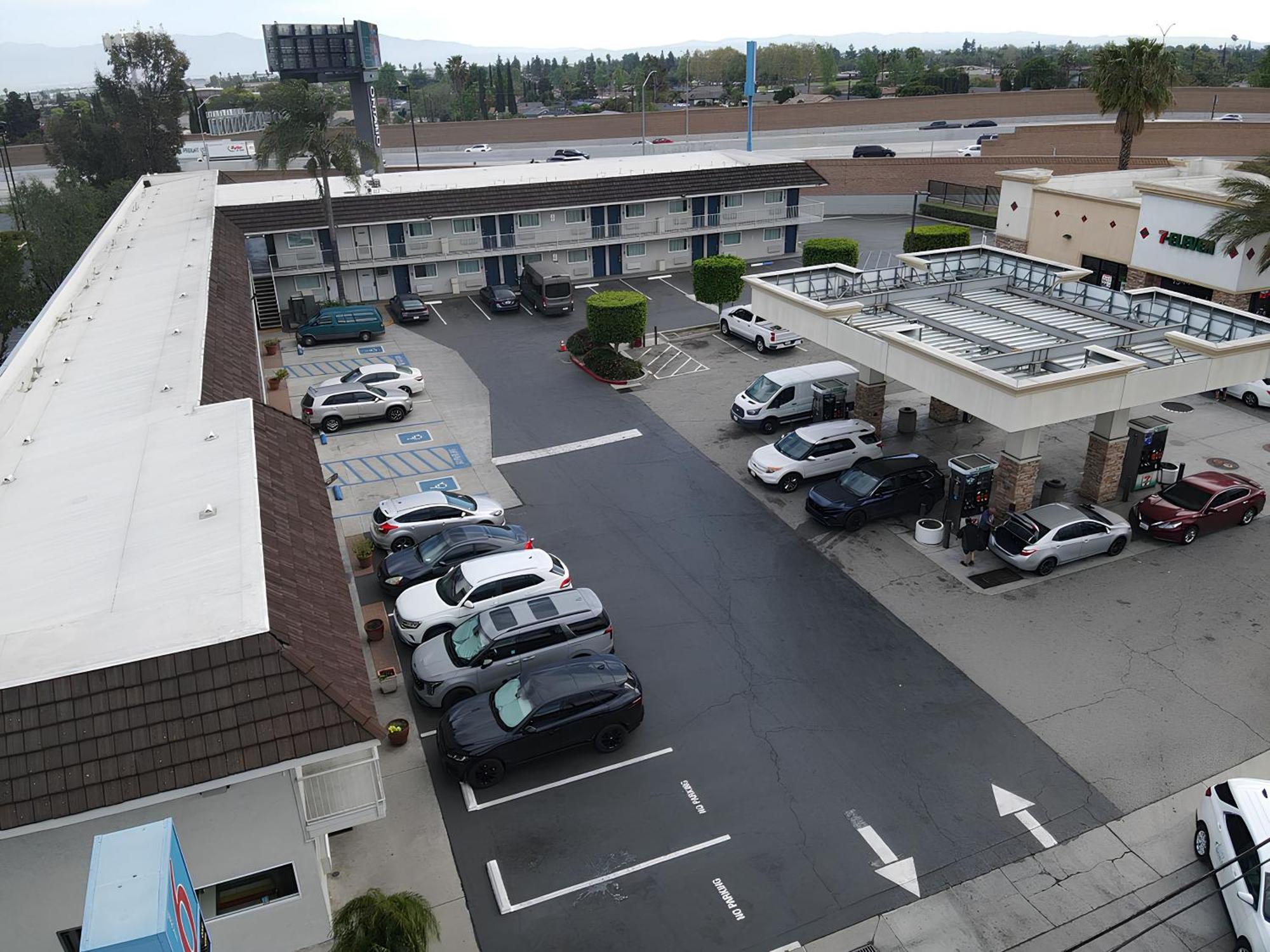 Motel 6 Ontario Airport Eksteriør billede