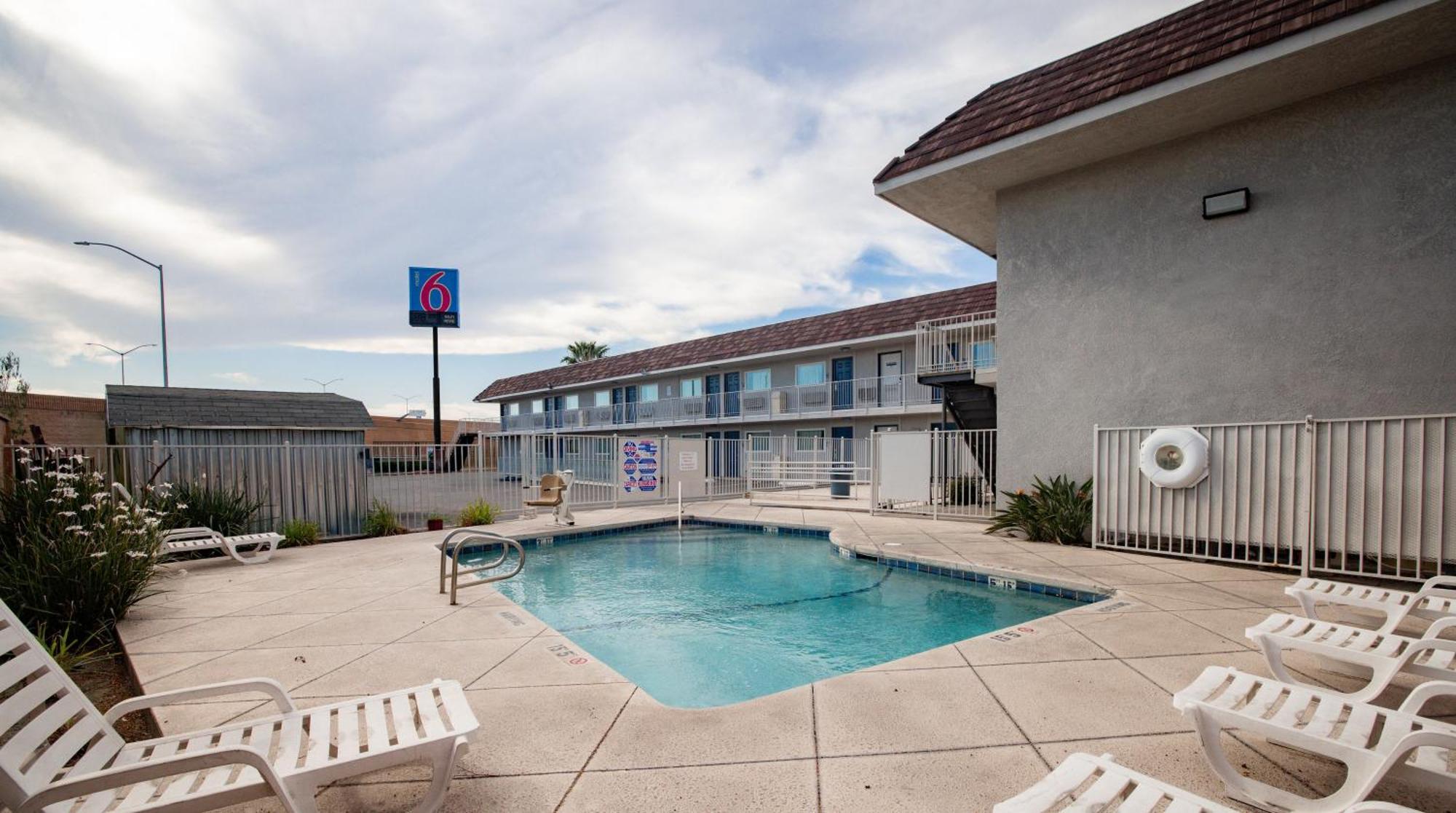 Motel 6 Ontario Airport Eksteriør billede