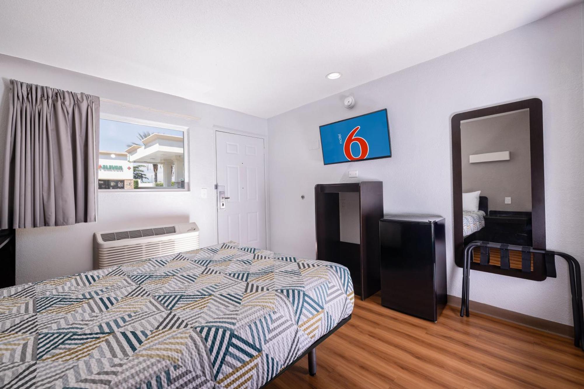 Motel 6 Ontario Airport Eksteriør billede