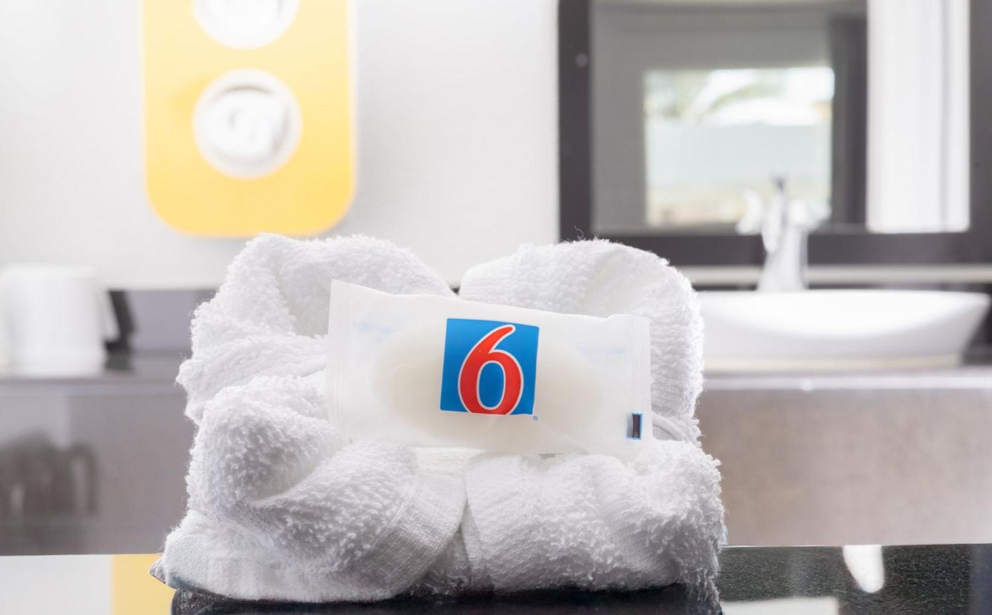 Motel 6 Ontario Airport Eksteriør billede