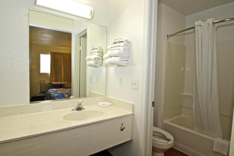 Motel 6 Ontario Airport Eksteriør billede