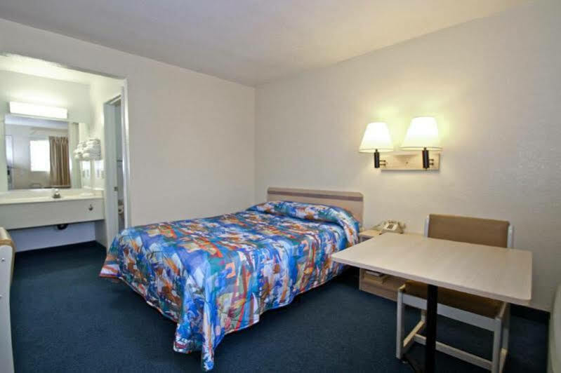 Motel 6 Ontario Airport Eksteriør billede
